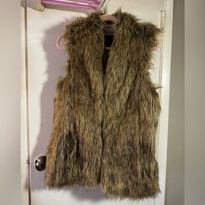 Banana Republic Faux-Fur Vest Women’s S Brown Combo | Cozy Chic